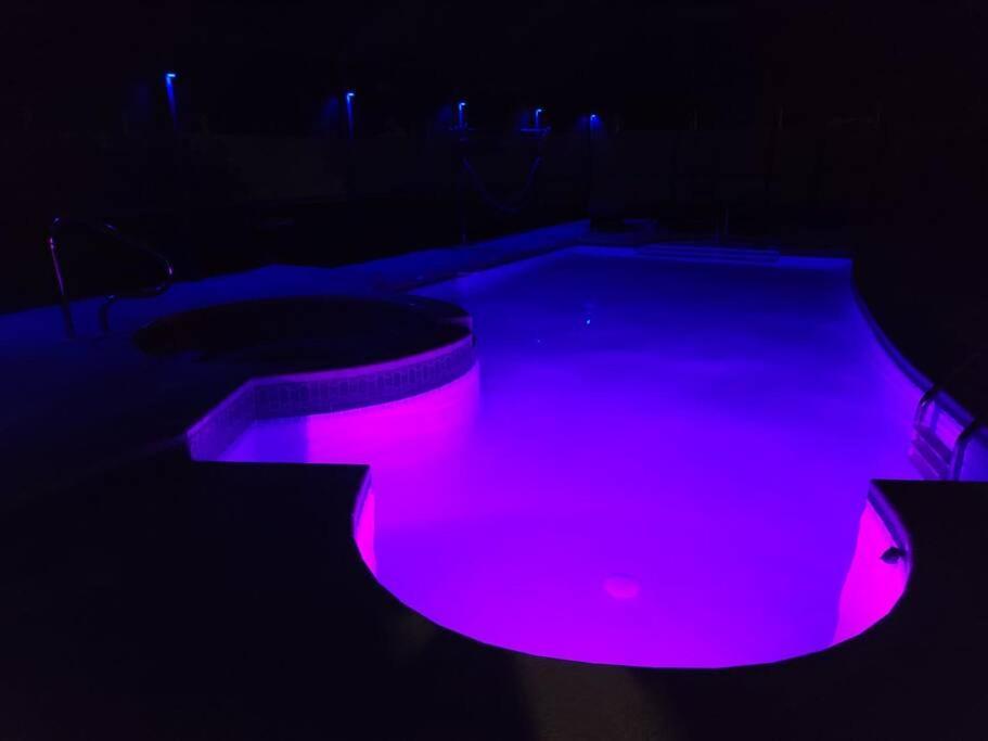 Ferienhaus Paradise 4 Bd 12sleeps, W/heated Pool Cape Coral
