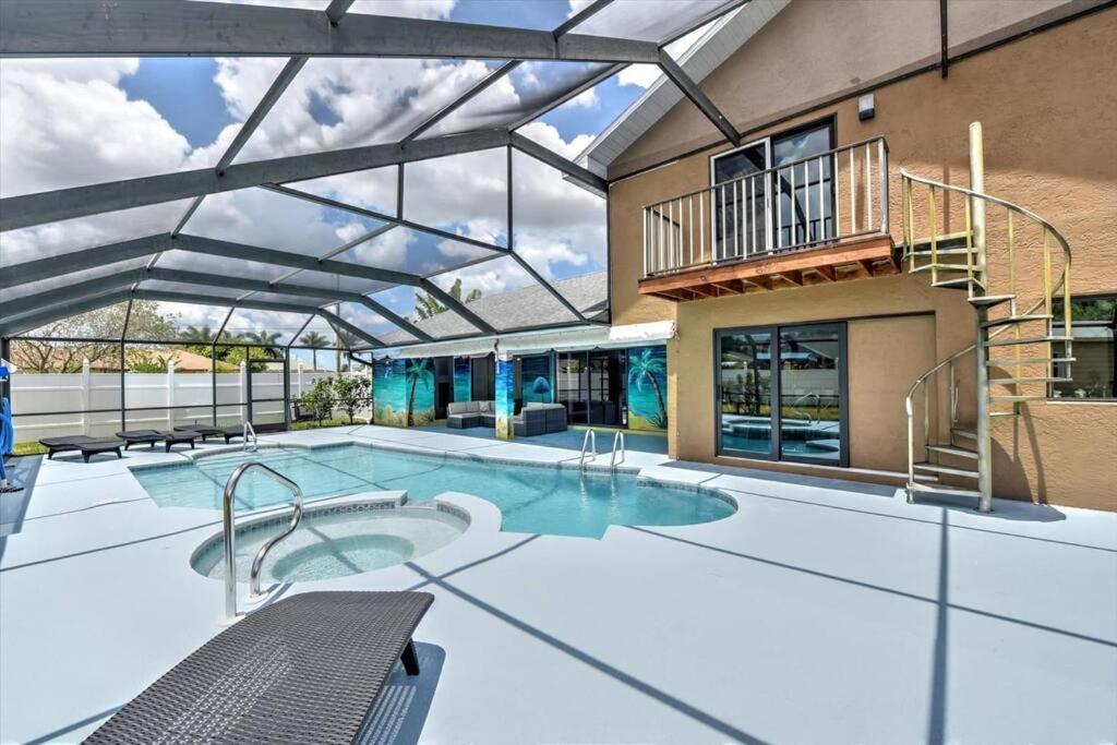 Paradise 4 Bd 12sleeps, W/heated Pool
