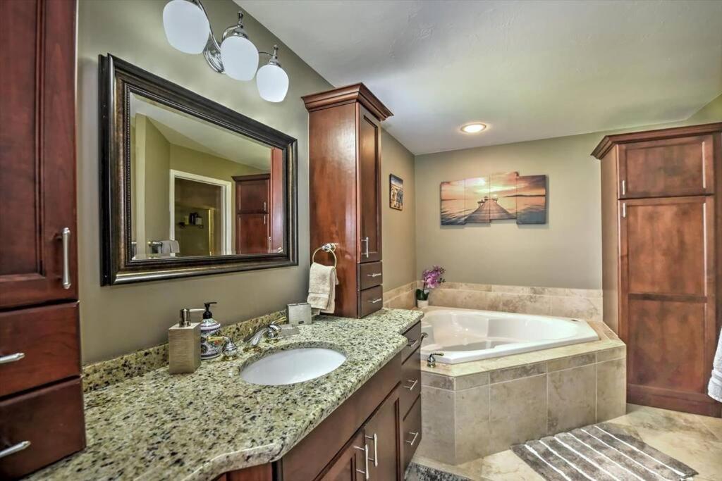 Paradise 4 Bd 12sleeps, W/heated Pool Ferienhaus Cape Coral